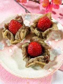 生春巻きの皮で♡はったい粉の苺大福-レシピのメイン写真