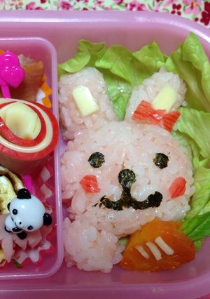 うさぎちゃん人参もぐもぐキャラ弁-レシピのメイン写真