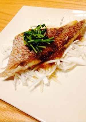 簡単♪美味しい♪鯛の皮パリパリ焼き♡-レシピのメイン写真