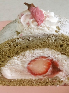 きらり!!桜といちごのチーズロールケーキ-レシピのメイン写真