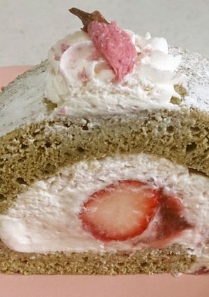 きらり！！桜といちごのチーズロールケーキ-レシピのメイン写真