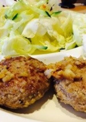 旦那さん絶賛☆ニンニクバターハンバーグ-レシピのメイン写真
