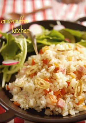 炊飯器で！にんにく香る♡桜海老ピラフ-レシピのメイン写真