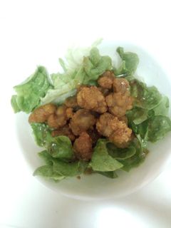 鶏なんこつ唐揚げ乗っけサラダ-レシピのメイン写真