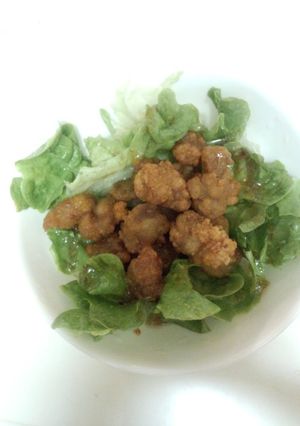 鶏なんこつ唐揚げ乗っけサラダ-レシピのメイン写真