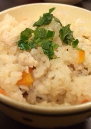 手羽元で炊き込みご飯-レシピのメイン写真