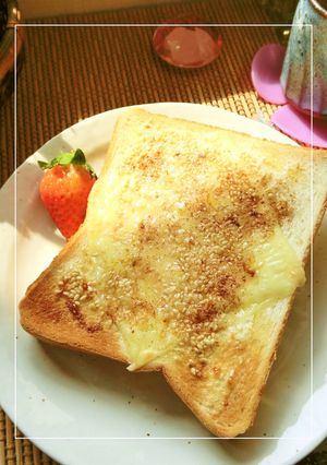 チーズ×練乳×胡麻の甘塩トースト-レシピのメイン写真