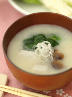 ほうれん草・里芋・しめじの具沢山お味噌汁-レシピのメイン写真