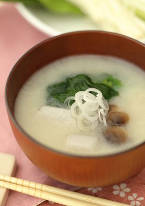 ほうれん草・里芋・しめじの具沢山お味噌汁-レシピのメイン写真