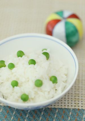 昆布出しで炊いたもっちりグリンピごはん✻-レシピのメイン写真
