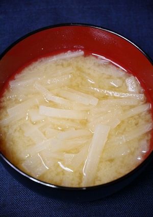 初めてでも簡単♪大根の味噌汁-レシピのメイン写真