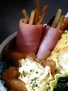 お弁当にきんぴらごぼうのベーコン巻き-レシピのメイン写真