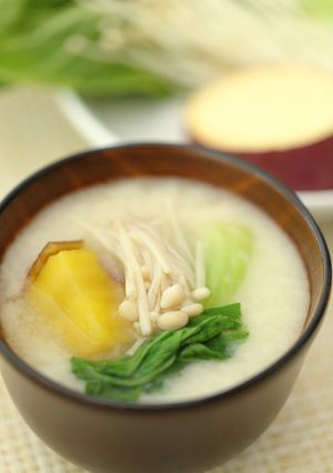 えのきとさつま芋、青梗菜のお味噌汁-レシピのメイン写真