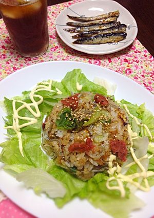 簡単ランチ☆梅とじゃこチャーハン-レシピのメイン写真