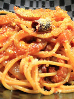 簡単!ベーコンと玉ねぎの本格トマトパスタ-レシピのメイン写真