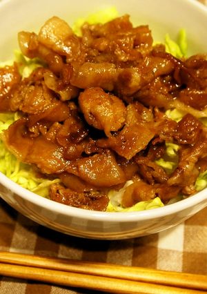 新キャベツたっぷり♡豚肉のしょうが焼き丼-レシピのメイン写真