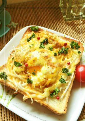 カレー風味＊もやしの巣ごもりトースト-レシピのメイン写真