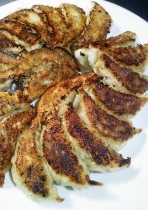 焼き時間が重要ｼｬｷｯとｼﾞｭｰｼｰ餃子-レシピのメイン写真