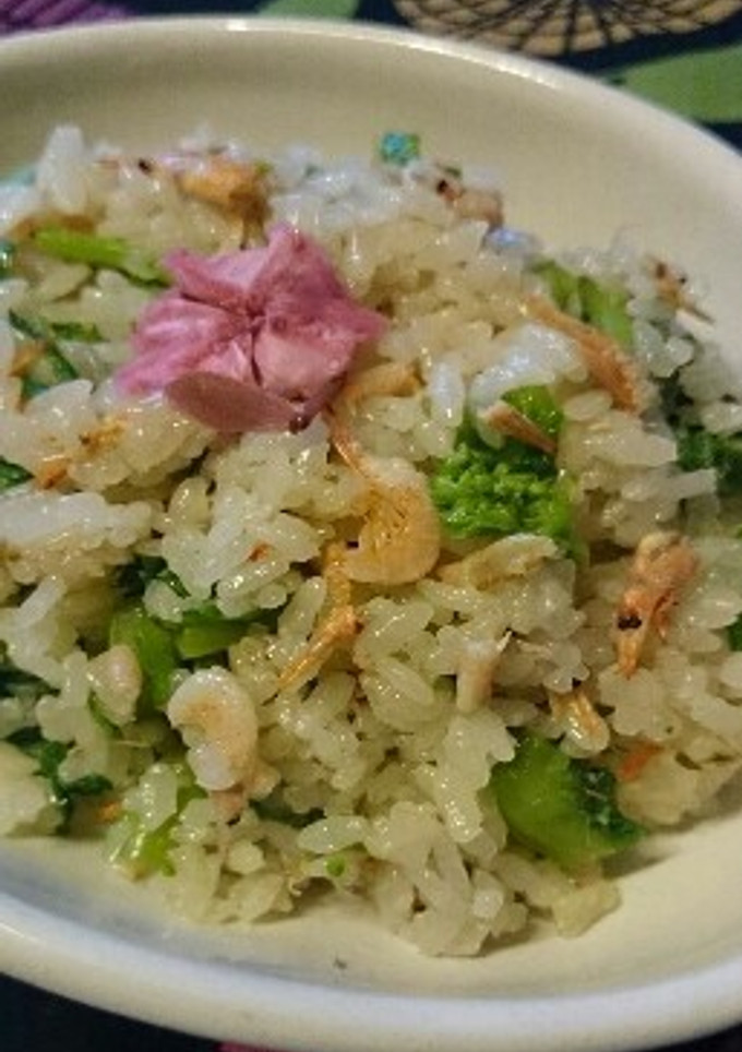 桜エビと菜の花の炊き込みごはん-レシピのメイン写真