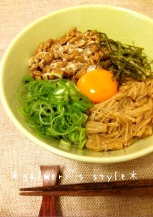 冷蔵庫にあるもので♪納豆ねぎなめたけ丼-レシピのメイン写真
