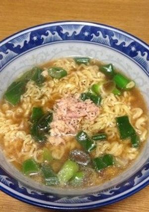 即席ねぎマーメン(ネギとツナ缶ラーメン)-レシピのメイン写真