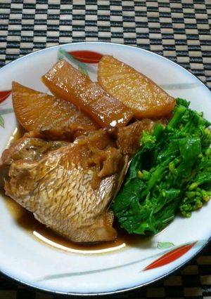 魚料理★魚(真鯛)と大根の煮付け〜菜の花添え-レシピのメイン写真