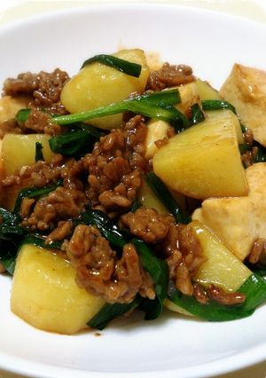ご飯のお供☆新じゃがと豆腐のひき肉炒め-レシピのメイン写真