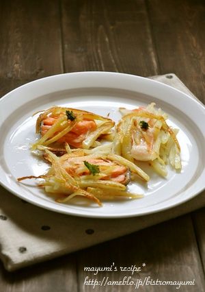 子どもも喜ぶ♡鮭とポテトのカリカリ焼き-レシピのメイン写真