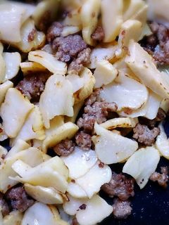簡単★沢庵と挽肉のピリ辛炒め-レシピのメイン写真