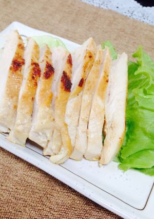 しっとり柔らか♬胸肉の塩麹焼き-レシピのメイン写真