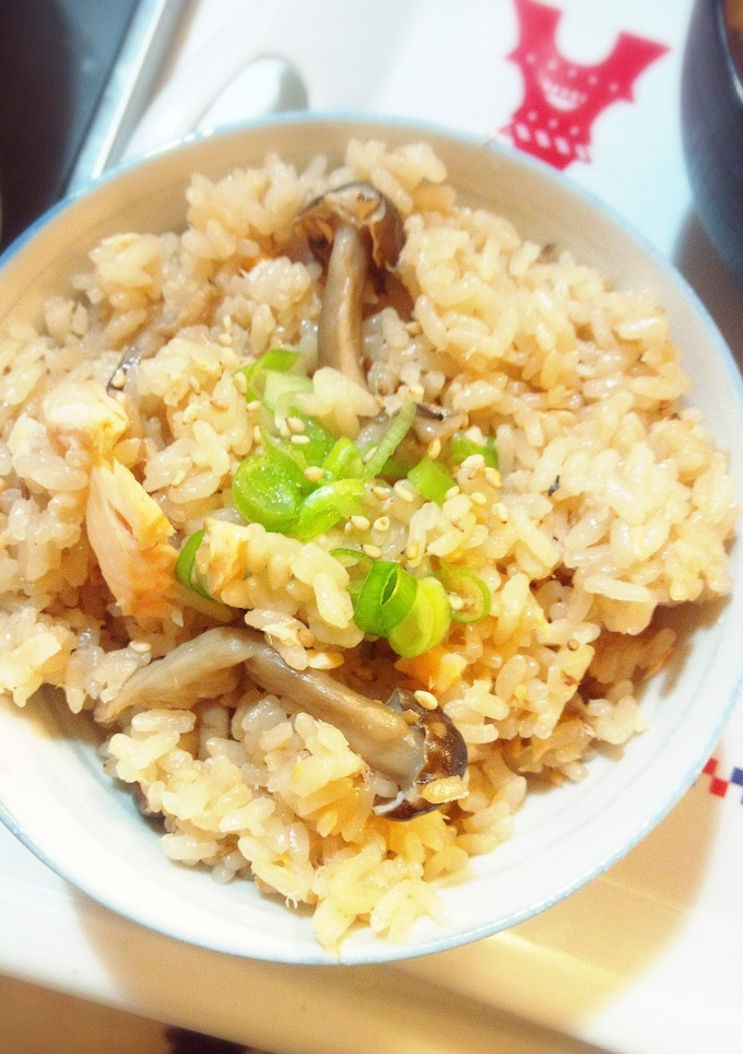 甘塩鮭とキノコの中華風炊き込みご飯-レシピのメイン写真
