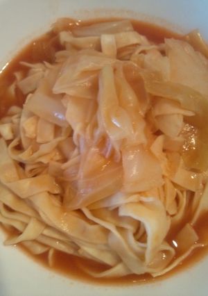 簡単！キャベツと八鳳麺のトマトスープ-レシピのメイン写真