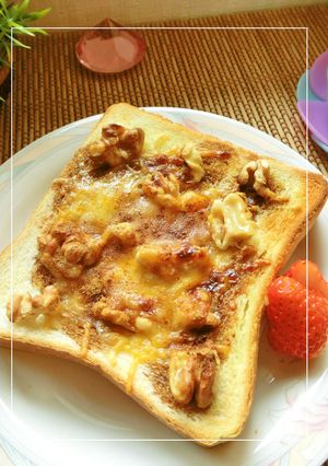 胡桃の黒蜜チーズ甘塩トースト-レシピのメイン写真