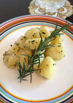 【レンジで】簡単ローズマリーポテト-レシピのメイン写真