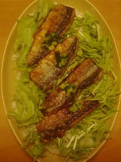 簡単・野菜たっぷり☆サンマの蒲焼き丼-レシピのメイン写真