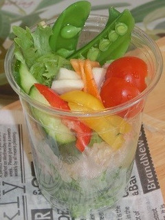 カップでサラダ丼-レシピのメイン写真