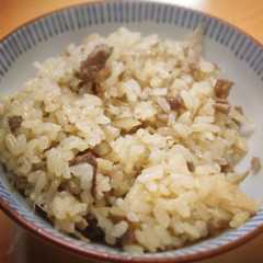 รูปของ 牛肉と牛蒡の炊き込みご飯～生姜と胡麻の香
