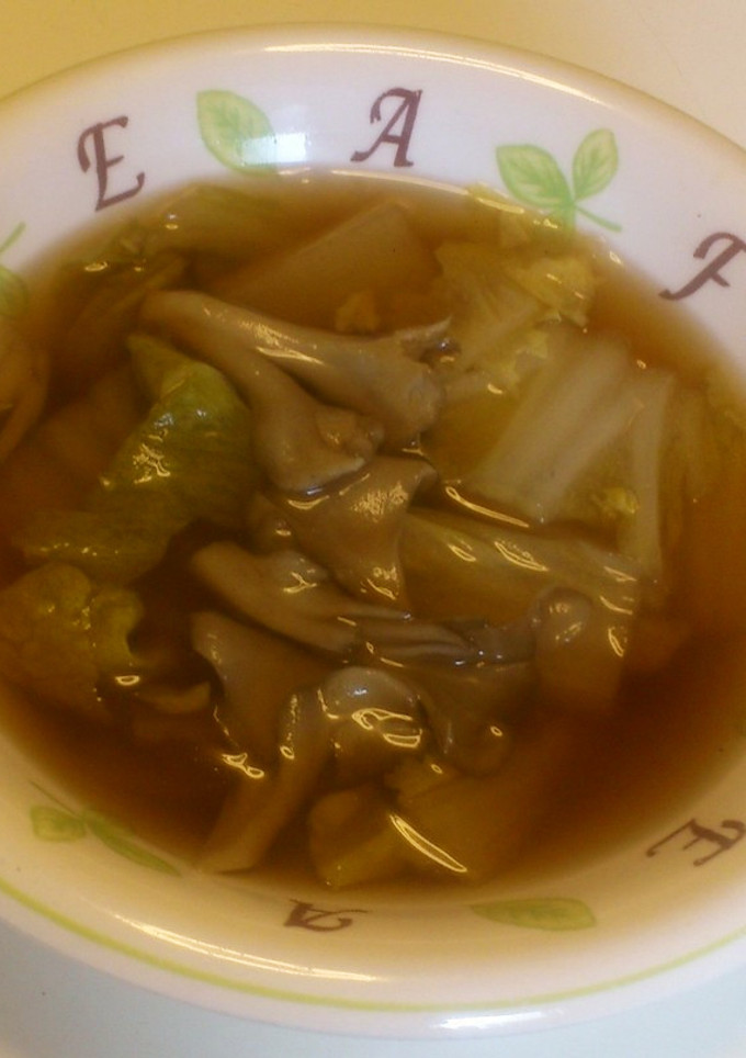 舞茸と白菜のコンソメスープ-レシピのメイン写真