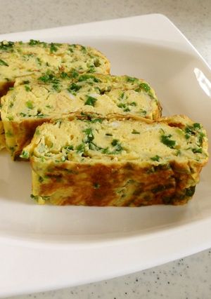 お弁当にも最適♪ニラの厚焼き卵-レシピのメイン写真