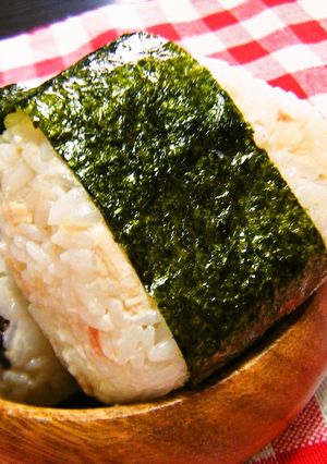 おにぎりの具に是非！うめ～ツナマヨにぎり-レシピのメイン写真