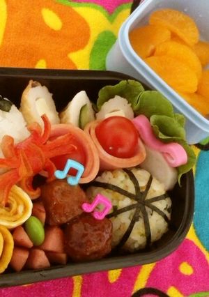 簡単♡サッカーボール♡キャラ弁(｡｡)♥-レシピのメイン写真