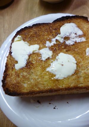 白ごま入り食パンのトースト-レシピのメイン写真
