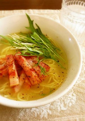 ベーコンと水菜で♢塩ラーメンアレンジ♦-レシピのメイン写真