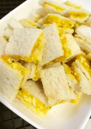 離乳食＊卵×カレー味のチーズinサンド-レシピのメイン写真