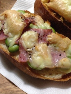 空豆とベーコンのチーズトースト-レシピのメイン写真