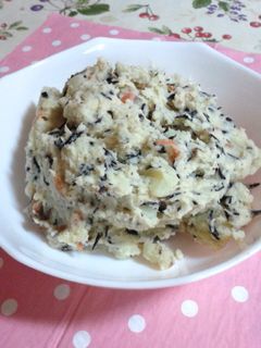 ひじきの煮物で和風ポテサラ〈リメイク〉-レシピのメイン写真