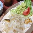 鱈のムニエル、玉ねぎのドレッシングソース