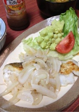 鱈のムニエル、玉ねぎのドレッシングソース-レシピのメイン写真