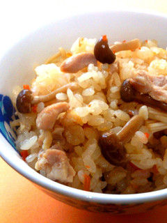 簡単激ウマ!鶏肉としめじの炊き込みご飯-レシピのメイン写真