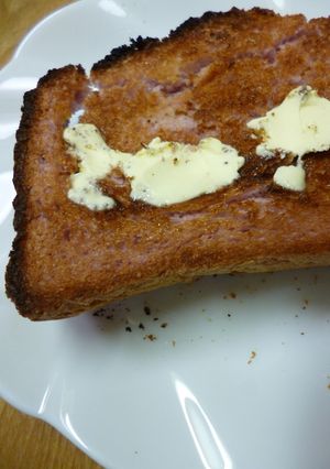 紫芋パウダー入り食パンのトースト-レシピのメイン写真